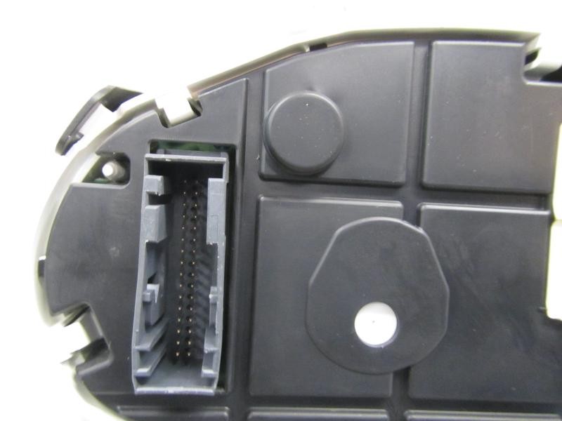 Recambio de cuadro instrumentos para ford fiesta (cb1) trend referencia OEM IAM 1786848 VP8A6F10894BC 