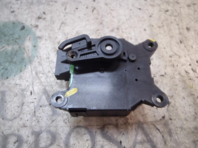Recambio de motor electrico para nissan note (e11e) acenta referencia OEM IAM 27730AX010 0506101A 0506101A