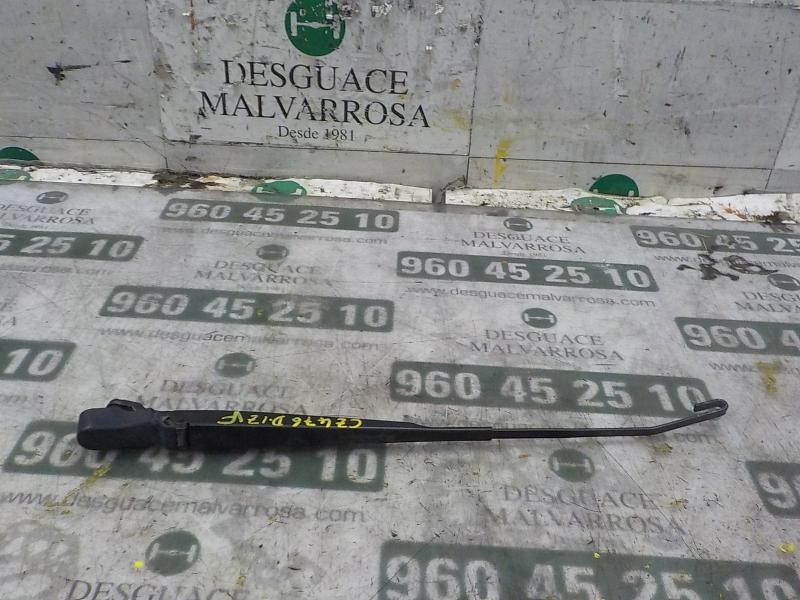 Recambio de brazo limpia delantero izquierdo para dacia sandero 1.6 cat referencia OEM IAM 288812938R  