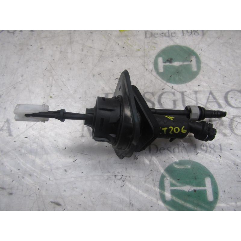 Recambio de bomba embrague para volvo v50 familiar 1.6 d kinetic referencia OEM IAM 31367403  