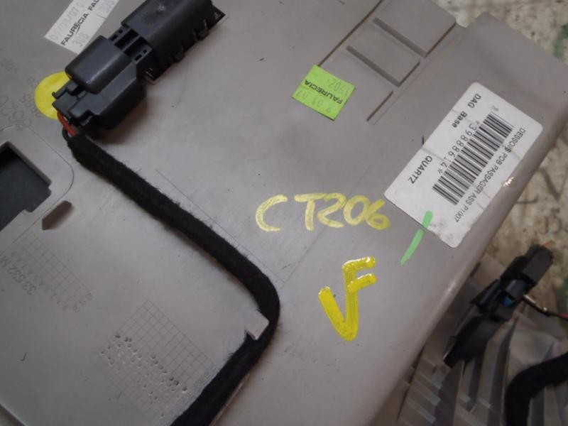 Recambio de guantera para volvo v50 familiar 1.6 d kinetic referencia OEM IAM 39867570  