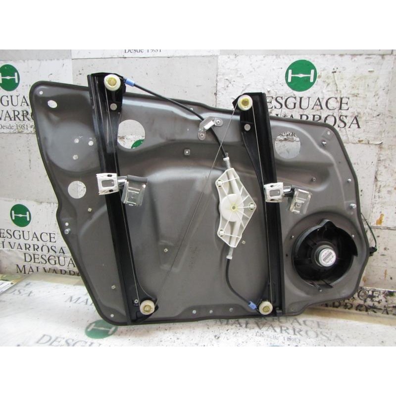 Recambio de elevalunas delantero derecho para mercedes-benz clase b (w245) 200 cdi (245.208) referencia OEM IAM A1697200879  