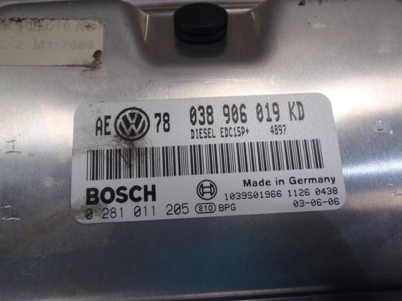 Recambio de centralita motor uce para volkswagen passat berlina (3b3) advance referencia OEM IAM   