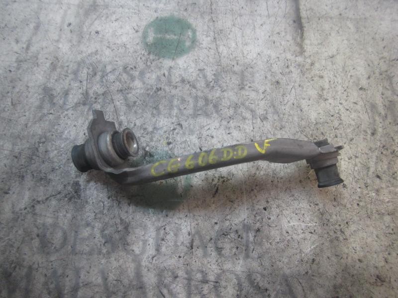 Recambio de brazo suspension superior delantero derecho para renault clio iii exception 2 referencia OEM IAM 8200127321  