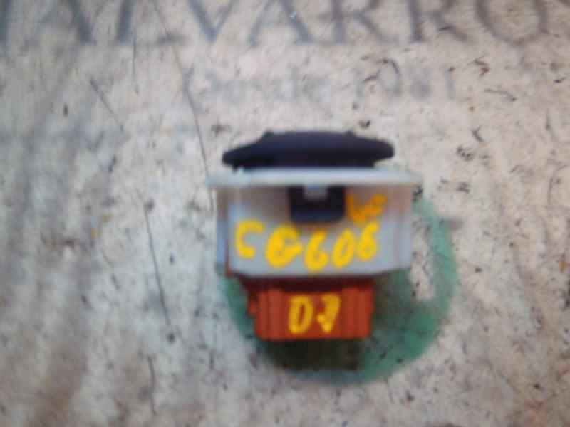 Recambio de mando elevalunas delantero derecho para renault clio iii exception 2 referencia OEM IAM 8200108266  