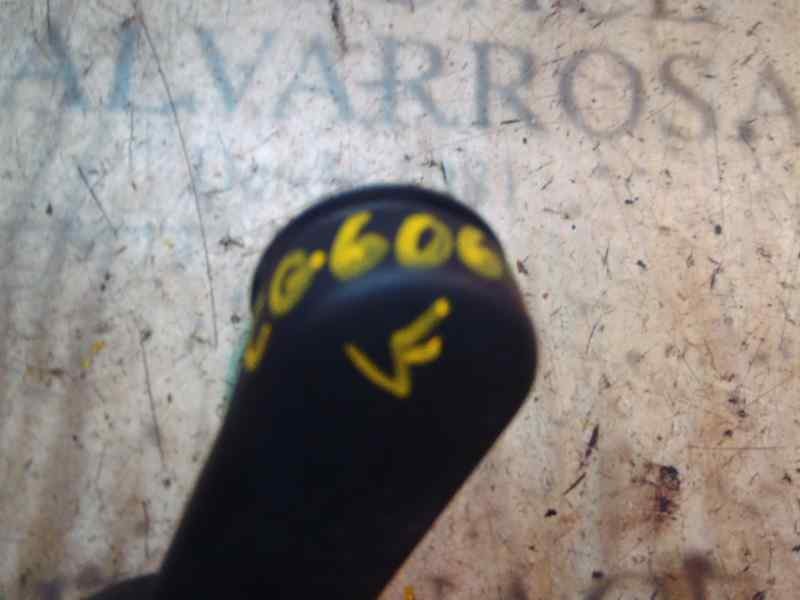 Recambio de maneta elevalunas trasera derecha para renault clio iii exception 2 referencia OEM IAM 8200030794  