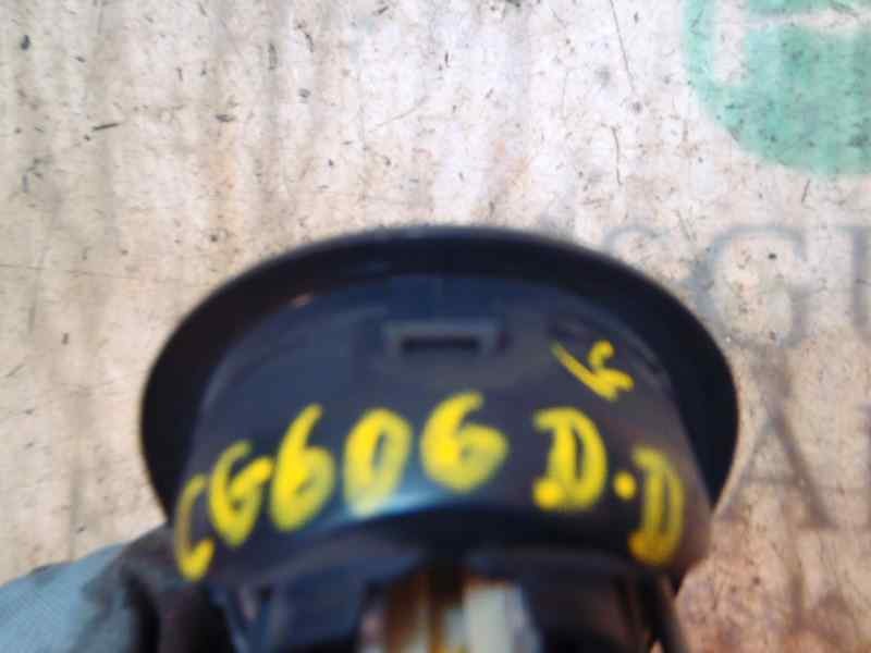 Recambio de maneta interior delantera derecha para renault clio iii exception 2 referencia OEM IAM 8200730863  