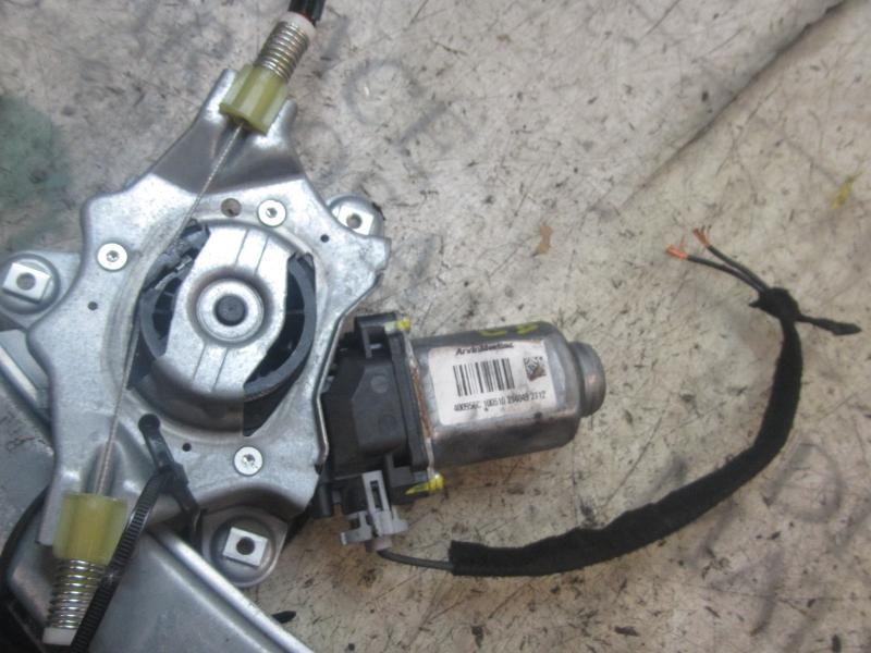 Recambio de elevalunas delantero derecho para renault twingo 1.2 16v referencia OEM IAM 8200384741  