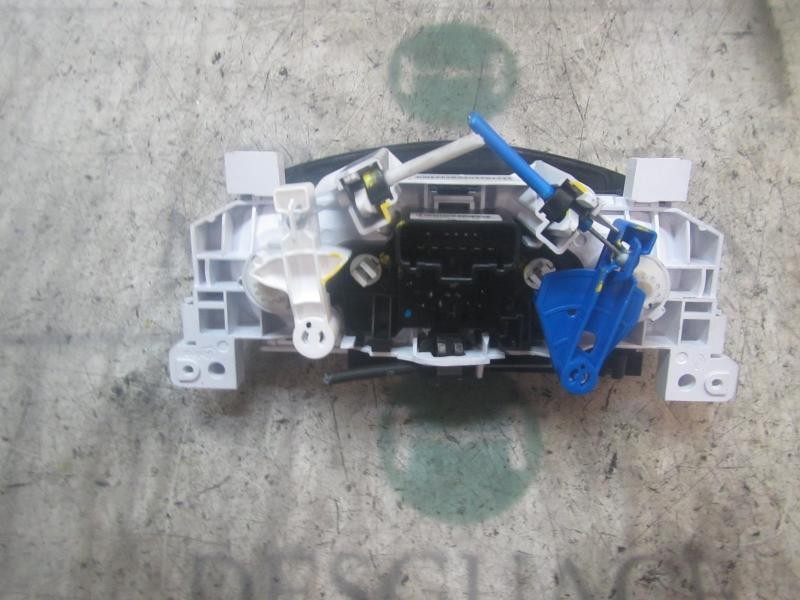 Recambio de mando calefaccion / aire acondicionado para dacia sandero 1.2 16v cat referencia OEM IAM 275101924R  