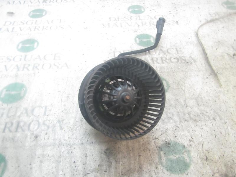 Recambio de motor calefaccion para dacia sandero 1.2 16v cat referencia OEM IAM 272106020R  
