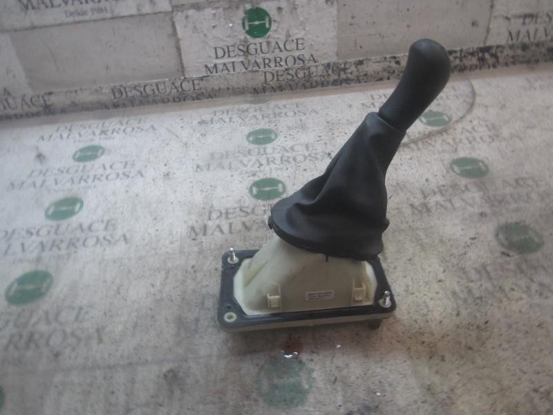 Recambio de palanca cambio para dacia sandero 1.2 16v cat referencia OEM IAM 8200869036  