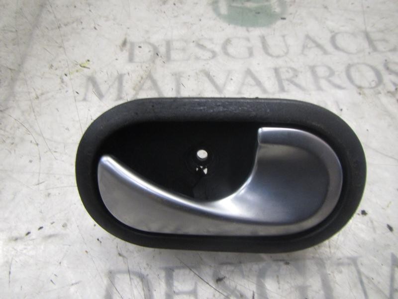 Recambio de maneta interior delantera derecha para renault scenic ii confort dynamique referencia OEM IAM   