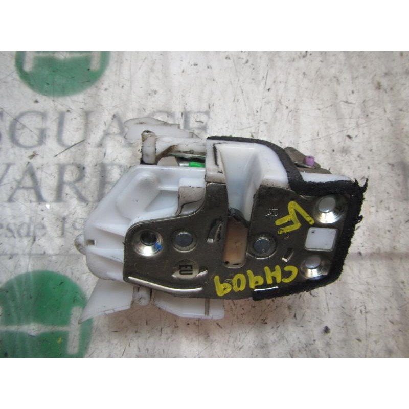 Recambio de cerradura puerta trasera derecha para honda jazz (gd1/5) 1.4 ls referencia OEM IAM 72610S7A003  