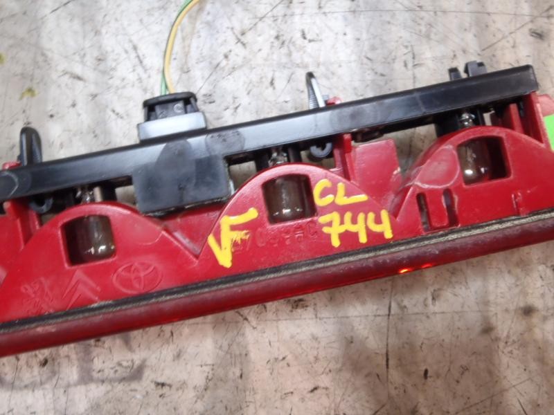 Recambio de piloto trasero central para toyota aygo (kgb/wnb) básico referencia OEM IAM   