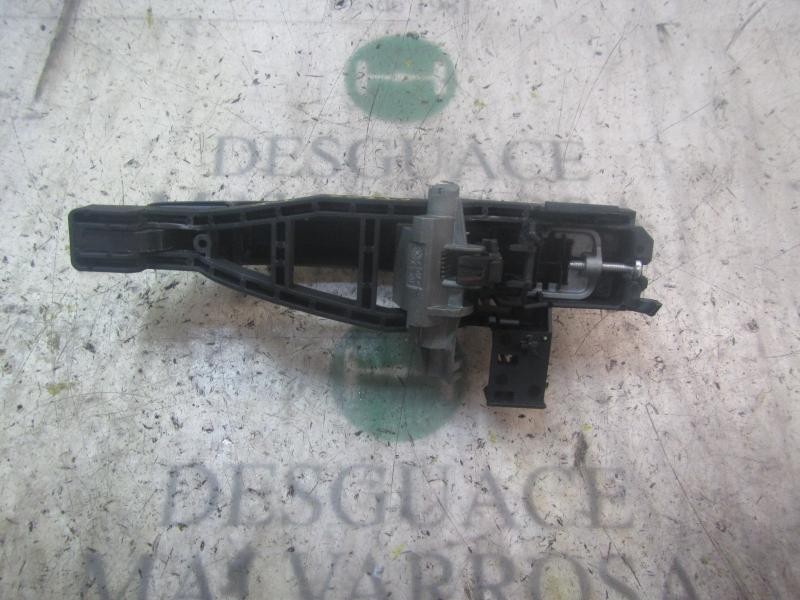 Recambio de maneta exterior trasera izquierda para ford kuga (cbv) trend referencia OEM IAM 1305822  
