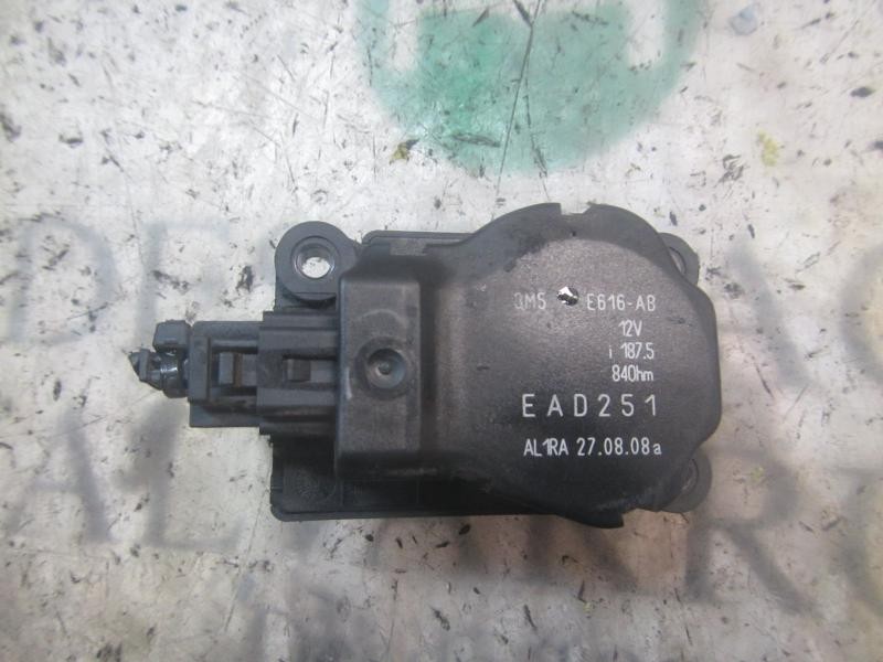 Recambio de motor apertura trampillas climatizador para ford kuga (cbv) trend referencia OEM IAM 1786200  