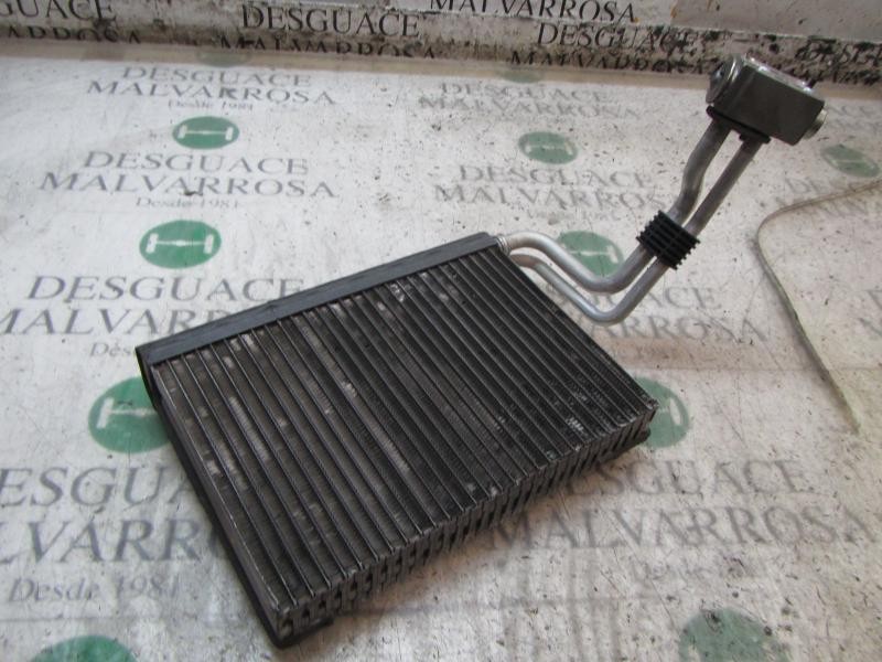 Recambio de evaporador aire acondicionado para bmw serie 3 coupe (e92) 330d referencia OEM IAM 64119290888  