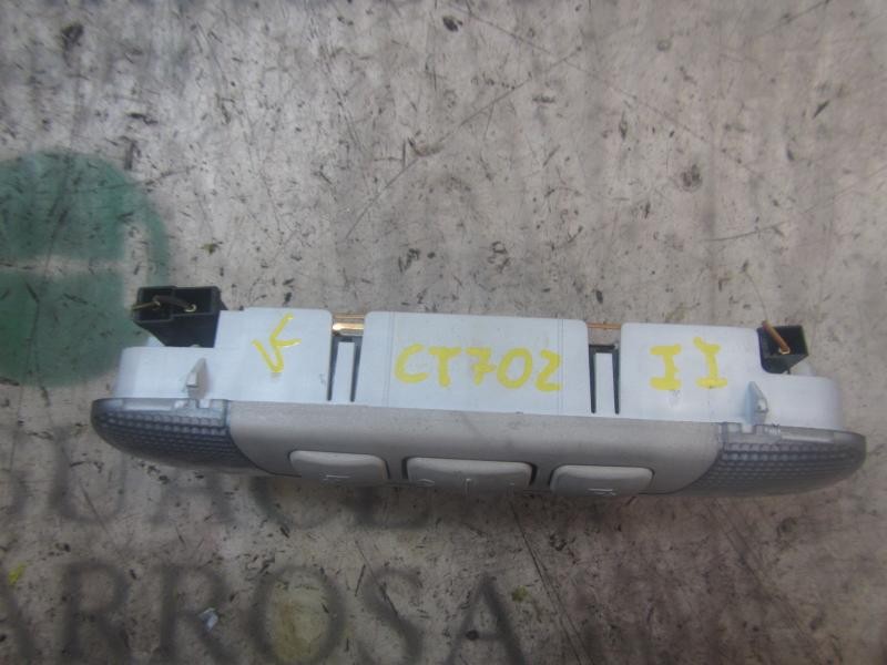 Recambio de piloto interior para ford kuga (cbv) trend referencia OEM IAM 1531183  