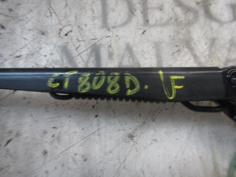 Recambio de brazo limpia delantero derecho para skoda fabia combi (5j5) 1.4 tdi referencia OEM IAM 5J1955410B  