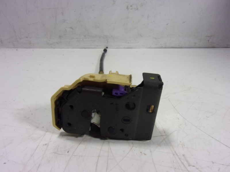 Recambio de cerradura puerta delantera derecha para alfa romeo stelvio (630) executive 4wd referencia OEM IAM 50536541 50536541 