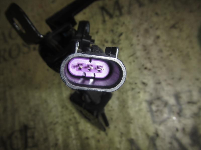 Recambio de cerradura capot para chevrolet cruze hatchback 1.6 cat referencia OEM IAM 95989870  