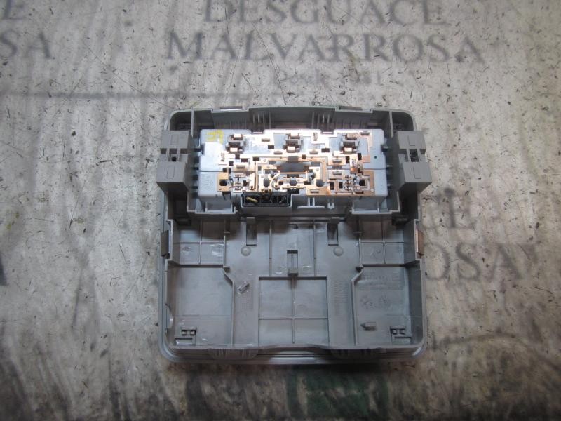 Recambio de piloto interior para chevrolet cruze hatchback 1.6 cat referencia OEM IAM 96946851  