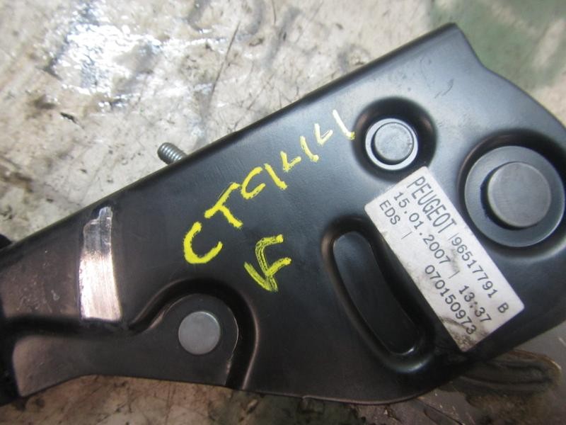 Recambio de palanca freno de mano para peugeot 207 1.6 16v hdi referencia OEM IAM   