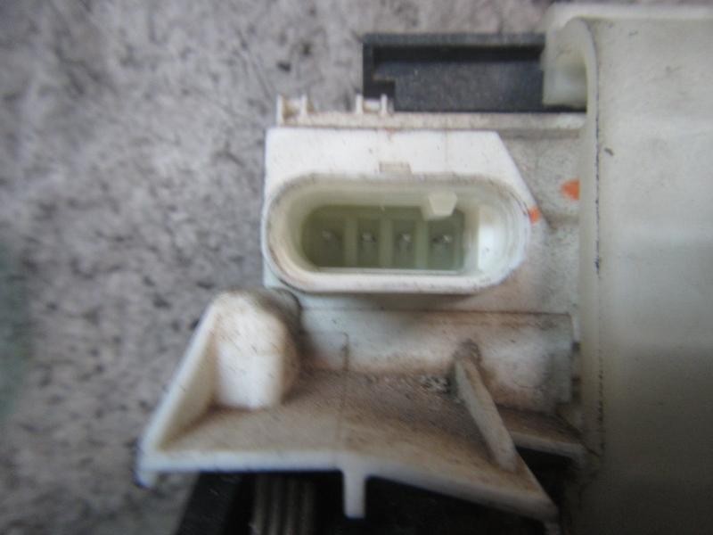 Recambio de cerradura puerta trasera izquierda para chrysler jeep compass limited referencia OEM IAM 4589415AA  