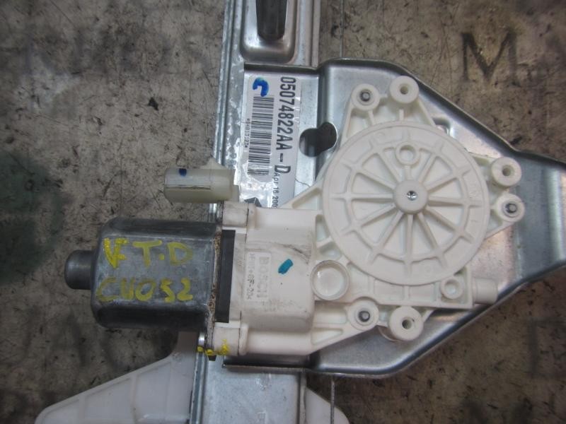 Recambio de elevalunas trasero derecho para chrysler jeep compass limited referencia OEM IAM 68002888AA 05074822AA 