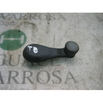 MANETA ELEVALUNAS TRASERA DERECHA 