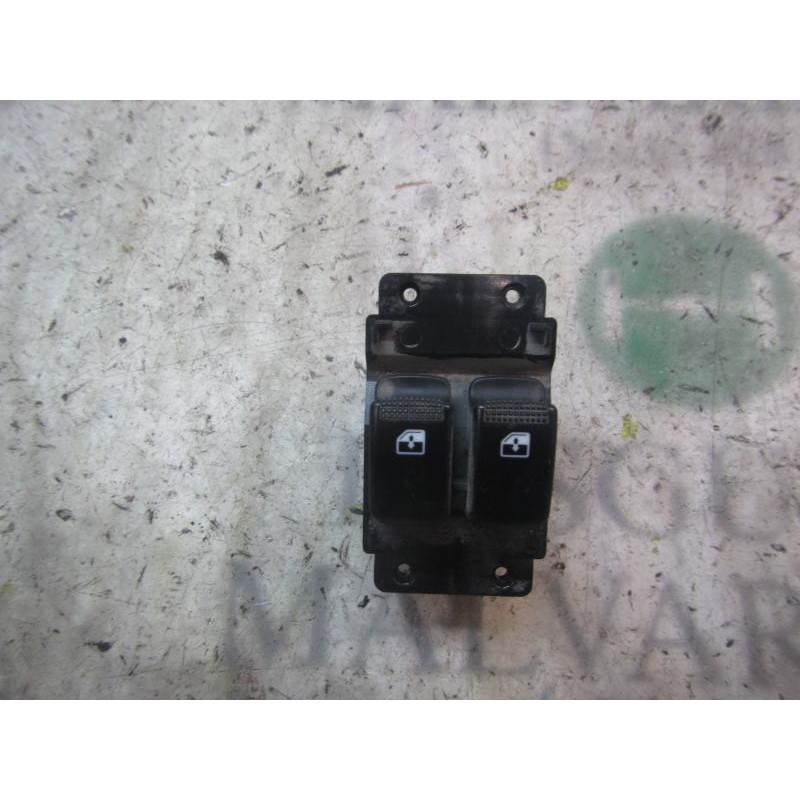 Recambio de mando elevalunas delantero izquierdo para hyundai i10 1.1 12v cat referencia OEM IAM 935700X0004X  