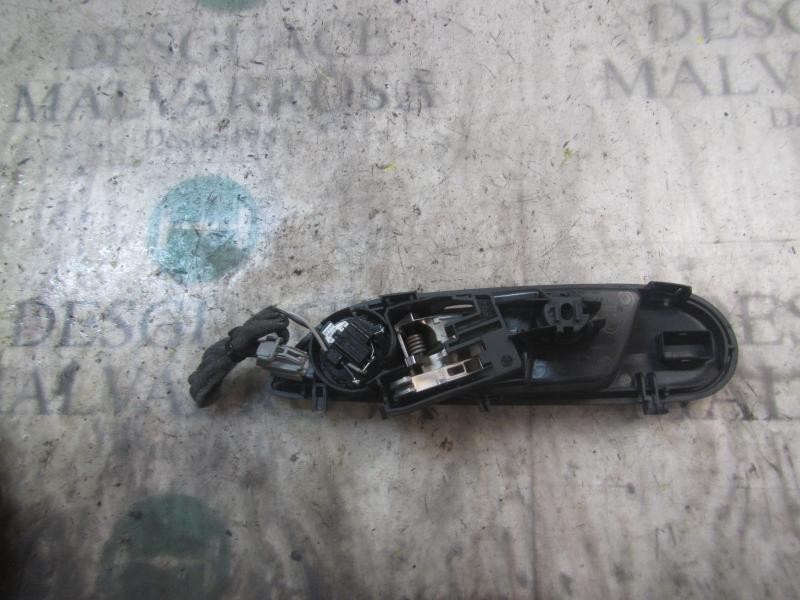 Recambio de maneta interior delantera derecha para ford fiesta (ccn) trend referencia OEM IAM 2146021  