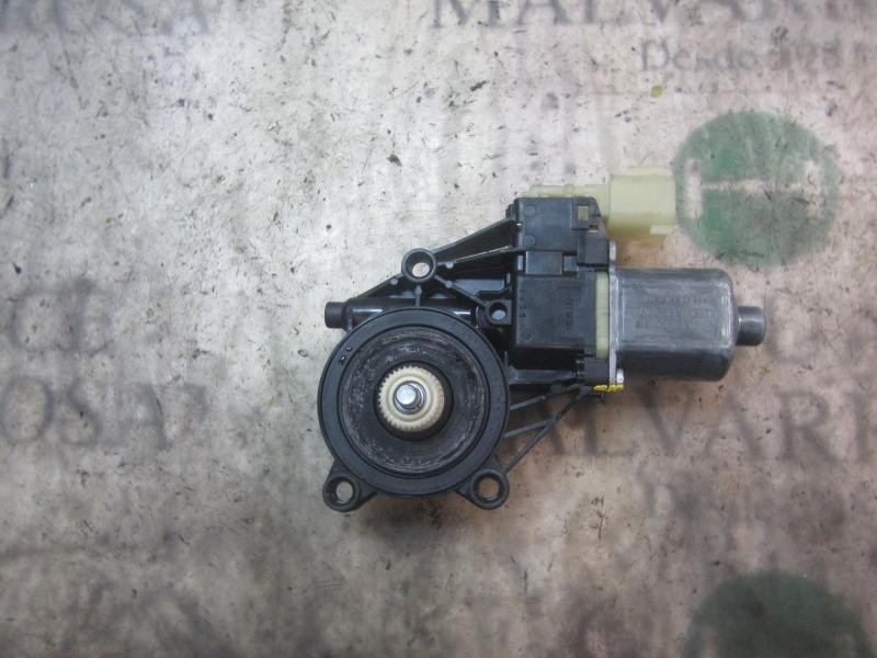 Recambio de motor elevalunas delantero derecho para ford fiesta (ccn) trend referencia OEM IAM 1852734 8A6114553 