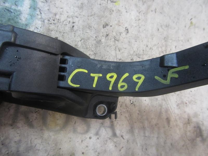Recambio de potenciometro pedal para ford fiesta (ccn) trend referencia OEM IAM 2120072  