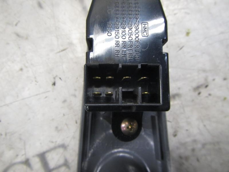 Recambio de mando elevalunas trasero derecho para hyundai lantra familiar (rd) 1.9 d gls referencia OEM IAM   