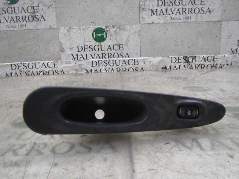Recambio de mando elevalunas trasero izquierdo para hyundai lantra familiar (rd) 1.9 d gls referencia OEM IAM   