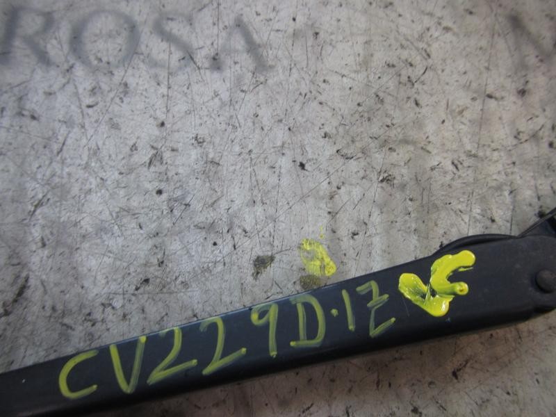 Recambio de brazo limpia delantero izquierdo para volkswagen caddy ka/kb (2k) furg. referencia OEM IAM 2K1955409  