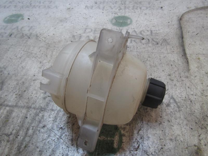 Recambio de deposito expansion para dacia logan mcv 1.5 dci diesel cat referencia OEM IAM 7701470460  