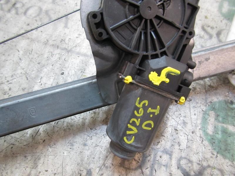 Recambio de elevalunas delantero izquierdo para dacia logan mcv 1.5 dci diesel cat referencia OEM IAM 8200901099 400726G 