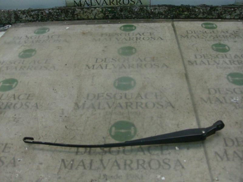 Recambio de brazo limpia delantero derecho para dacia logan ambiance referencia OEM IAM 6001547875  