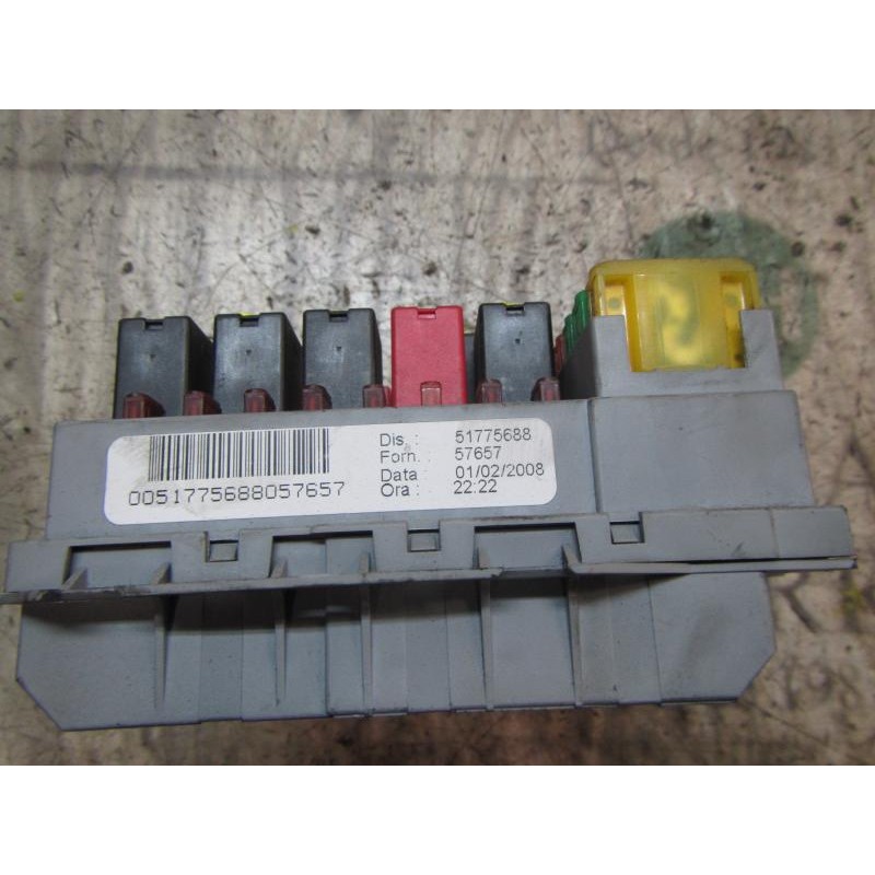Recambio de caja reles / fusibles para fiat bravo (198) 1.6 jtdm 16v cat referencia OEM IAM 51775688 51775688 