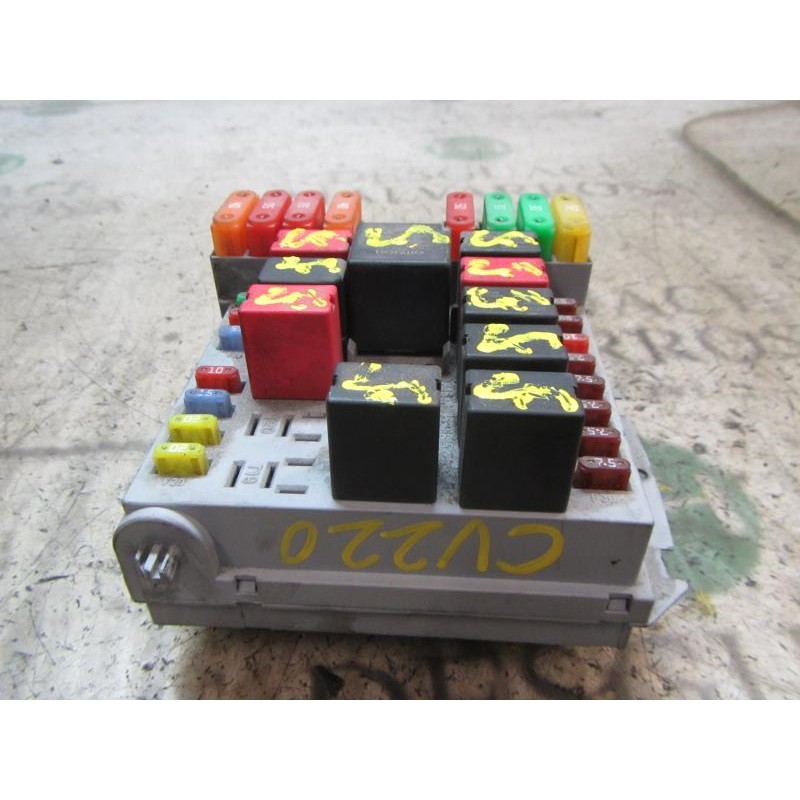 Recambio de caja reles / fusibles para fiat bravo (198) 1.6 jtdm 16v cat referencia OEM IAM 51775688 51775688 