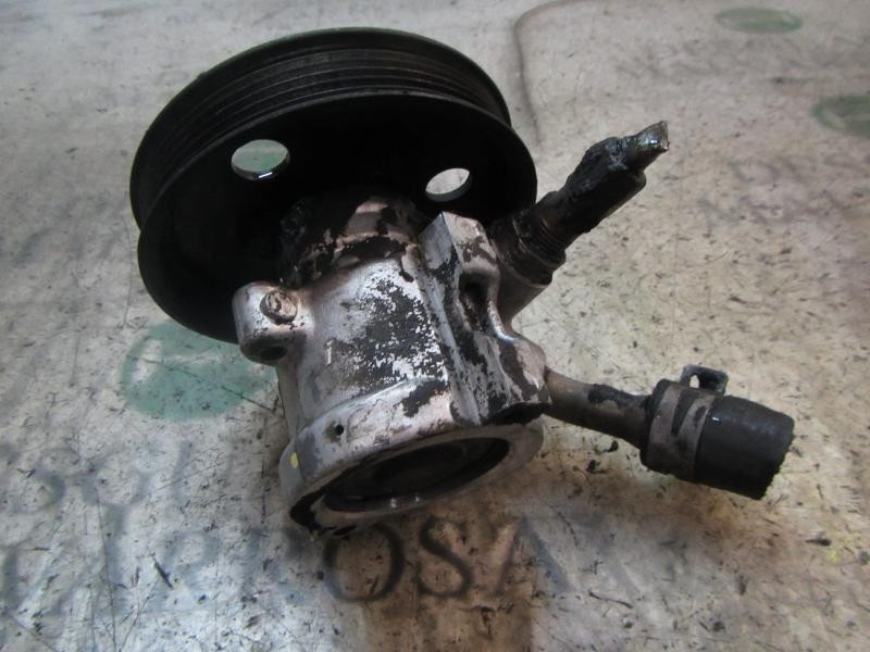 Recambio de bomba direccion para chrysler jeep cherokee (kj) 2.5 crd cat referencia OEM IAM   