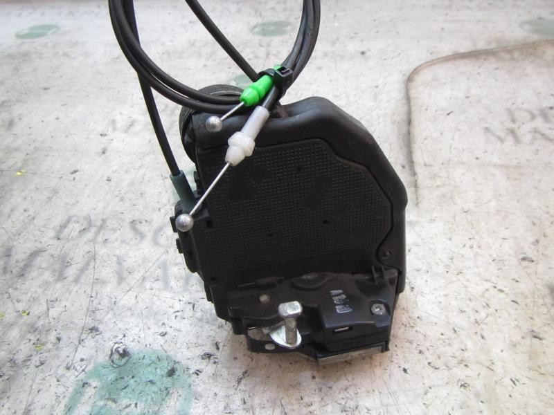 Recambio de cerradura puerta trasera izquierda para toyota verso 2.0 d-4d cat referencia OEM IAM 690600F030  