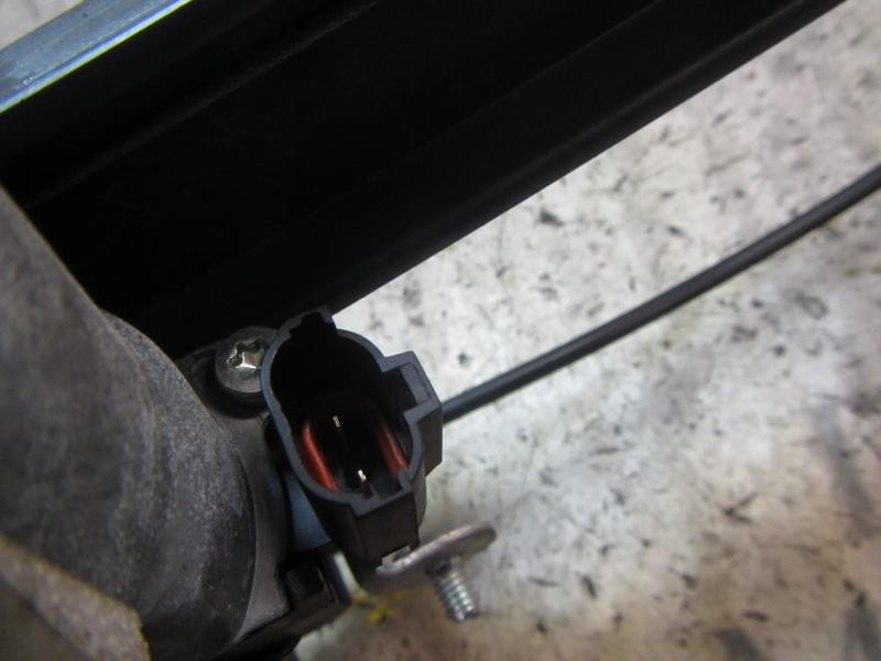 Recambio de elevalunas trasero derecho para ssangyong kyron 2.7 turbodiesel cat (euro 4) referencia OEM IAM 7332109002  