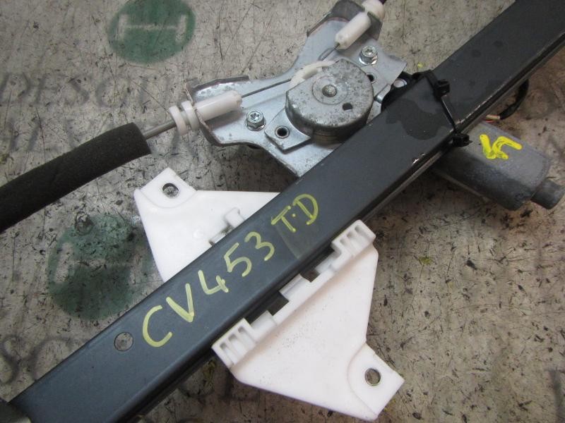 Recambio de elevalunas trasero derecho para ssangyong kyron 2.7 turbodiesel cat (euro 4) referencia OEM IAM 7332109002  