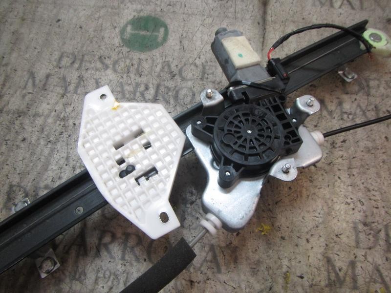 Recambio de elevalunas trasero derecho para ssangyong kyron 2.7 turbodiesel cat (euro 4) referencia OEM IAM 7332109002  