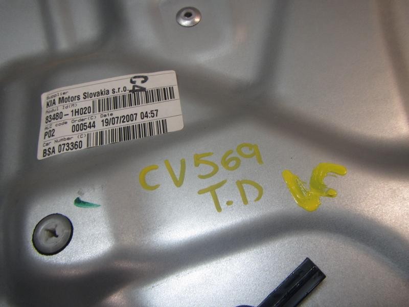 Recambio de elevalunas trasero derecho para kia cee´d 2.0 crdi referencia OEM IAM 834811H010  