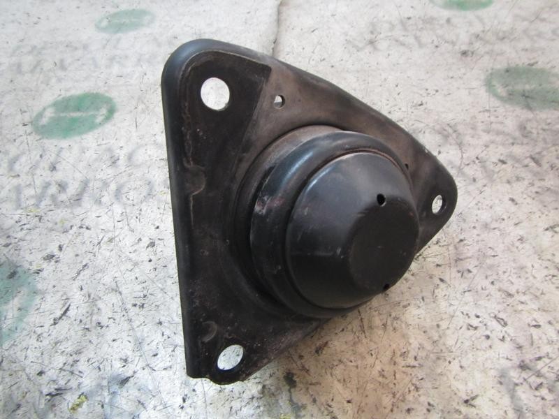 Recambio de soporte motor derecho para kia cee´d 2.0 crdi referencia OEM IAM 218101H300  