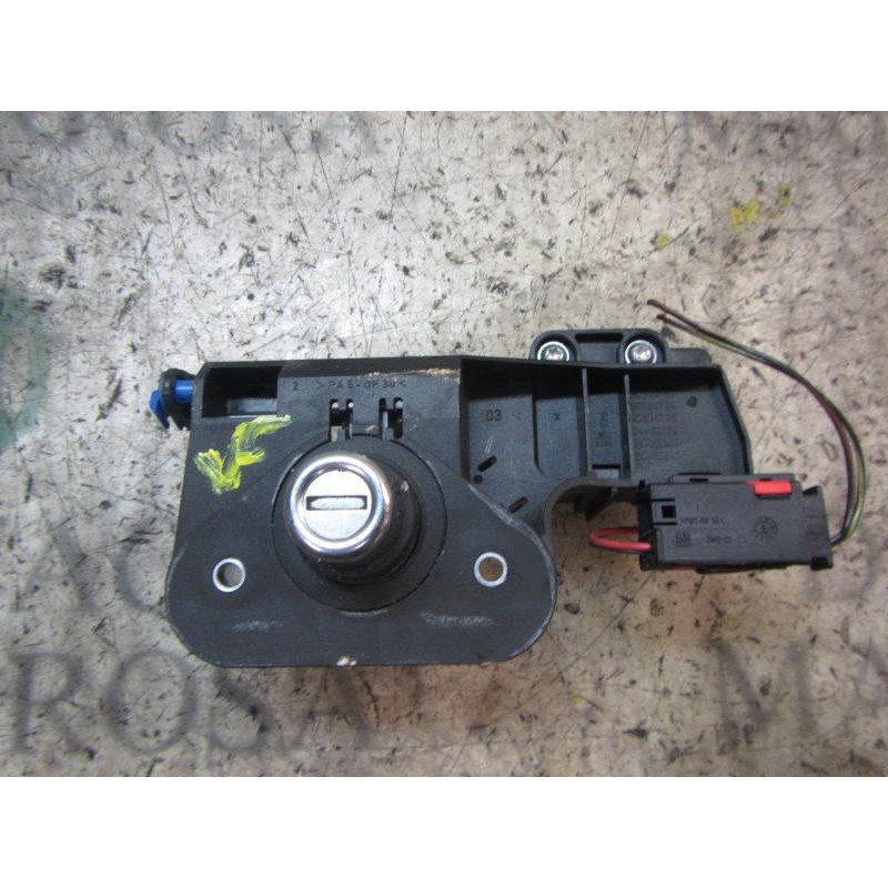 Recambio de maneta porton para opel meriva 1.6 16v referencia OEM IAM   